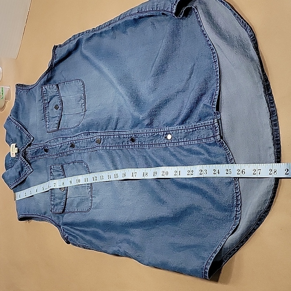 Cremieux, Size S Denim Look Sleeveless Button Down Top, EUC - Picture 6 of 9
